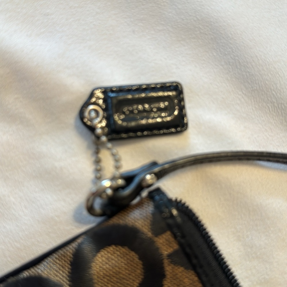 Coach wristlet - Picture 3 of 4